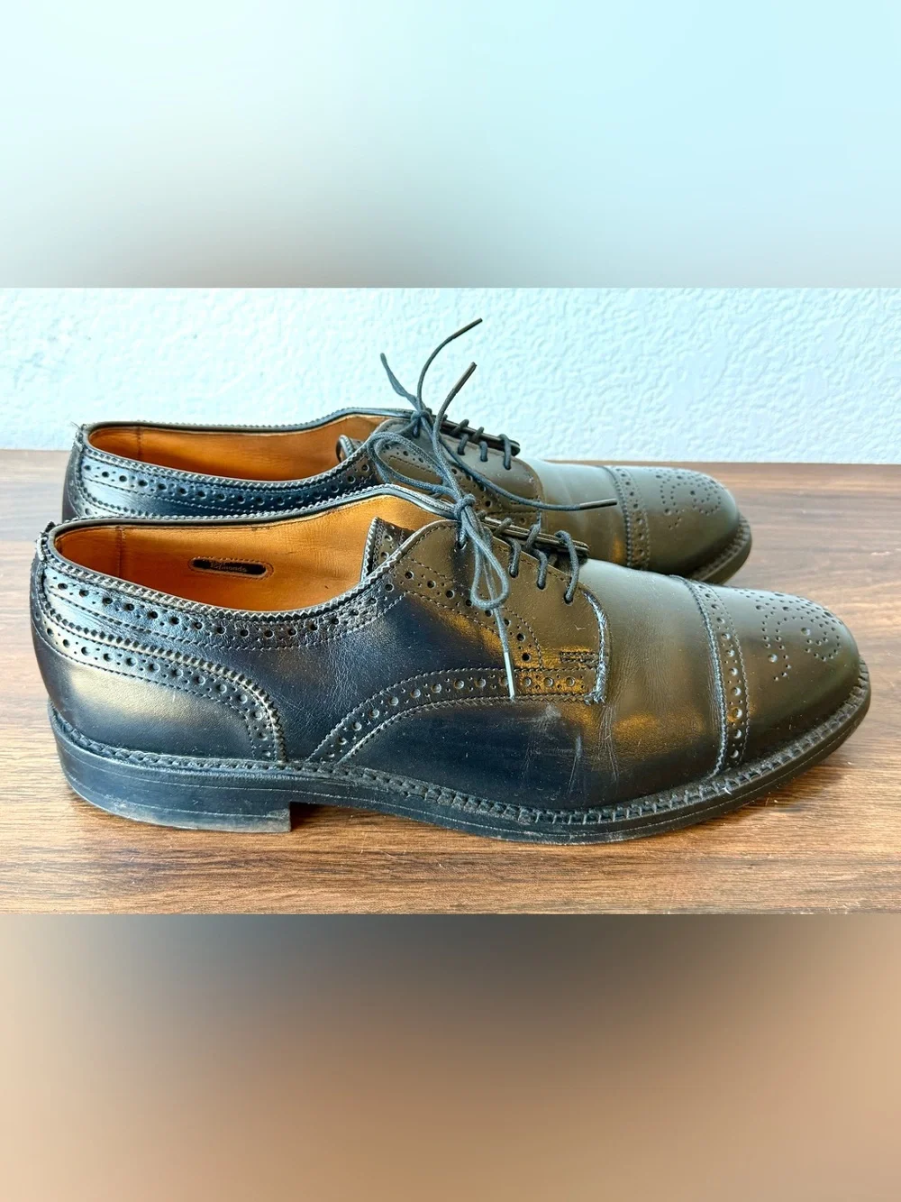 Allen Edmonds Black Leather Cap-Toe Brogues Black Size 10D